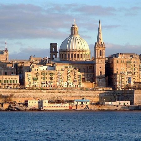 Seafront Lux Apart Inc Pool, Upmarket Area Sliema Luaran gambar
