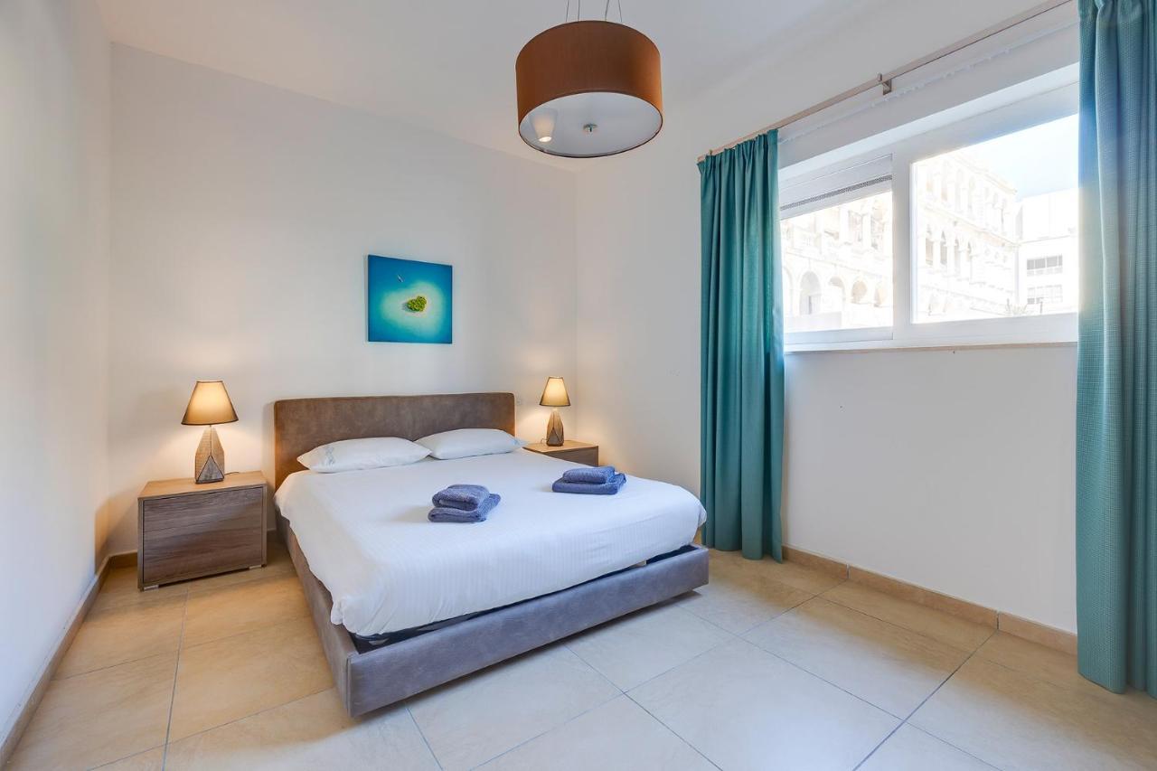 Seafront Lux Apart Inc Pool, Upmarket Area Sliema Luaran gambar